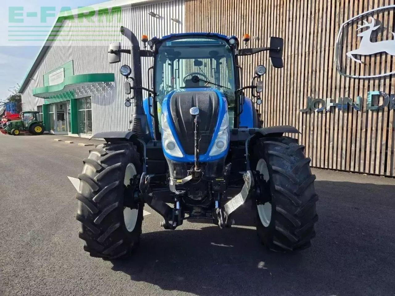 New Holland t5-100 - Tractor: foto 3 New Holland t5-100 - Tractor: foto 3