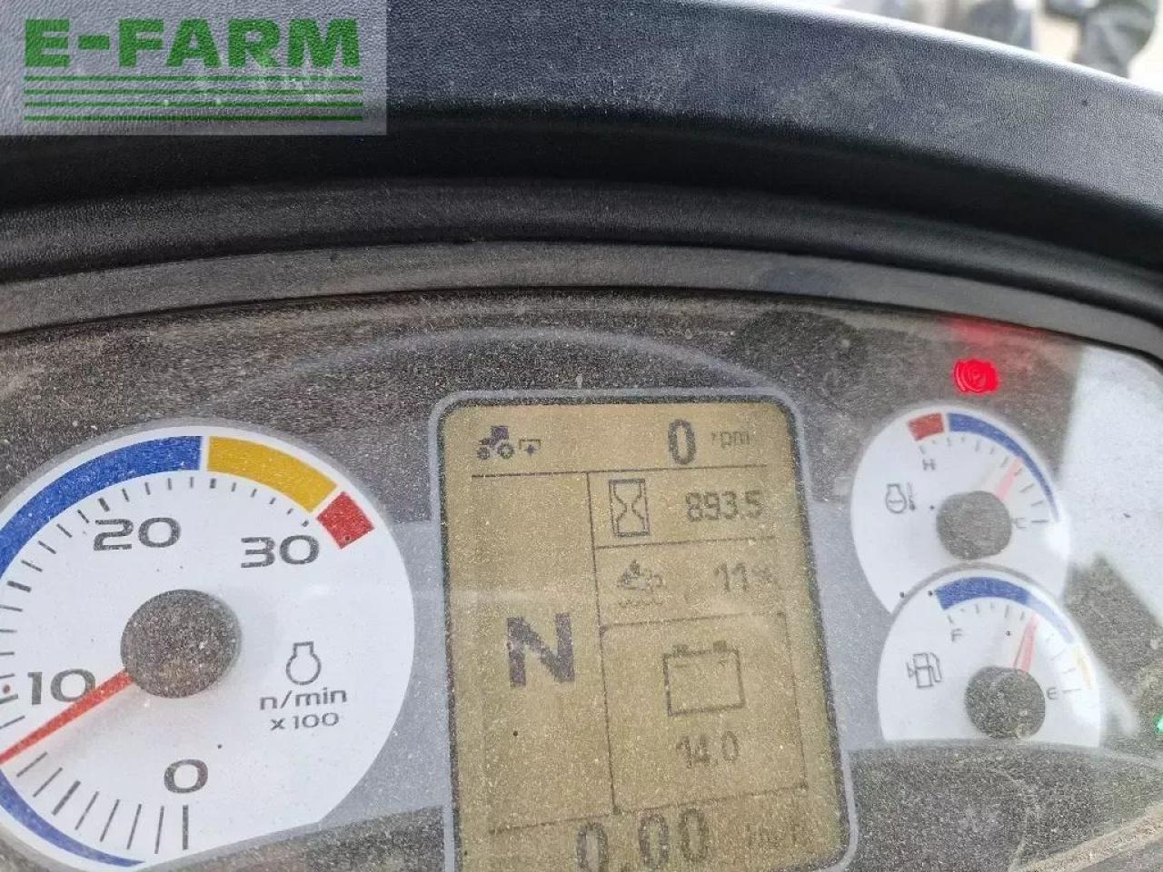 New Holland t5-100 dc - Tractor: foto 2 New Holland t5-100 dc - Tractor: foto 2