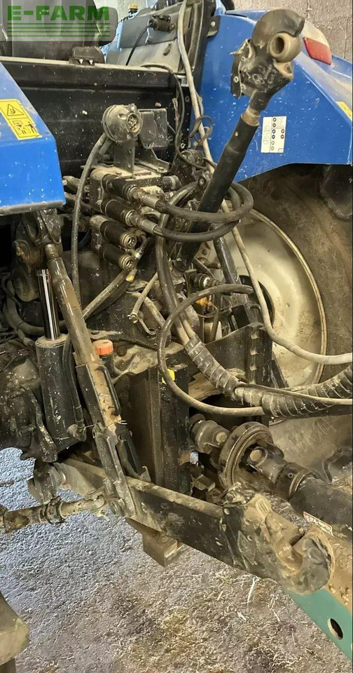 New Holland t5.100 ec - Tractor: foto 5 New Holland t5.100 ec - Tractor: foto 5