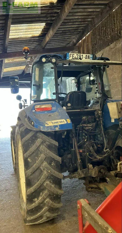 New Holland t5.100 ec - Tractor: foto 4 New Holland t5.100 ec - Tractor: foto 4