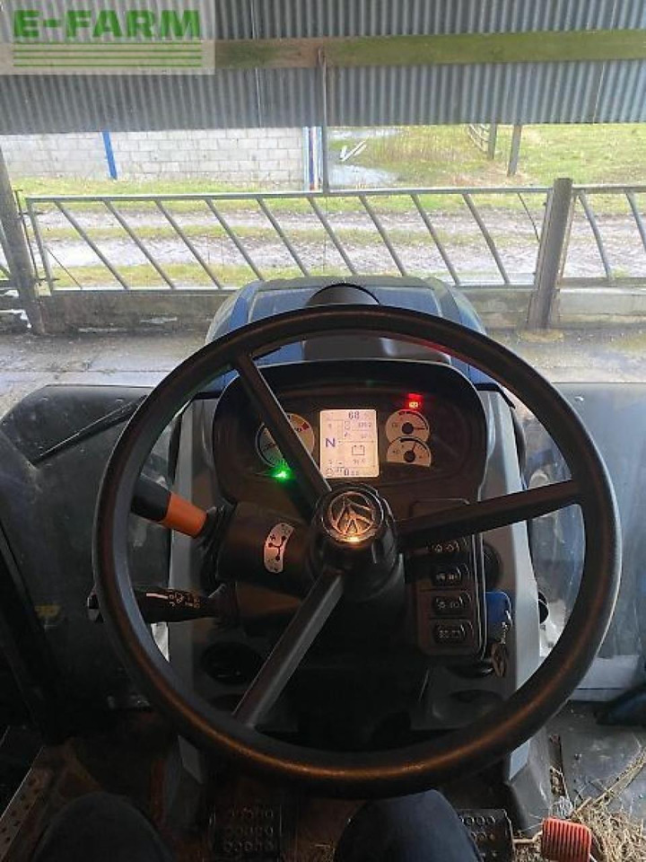 Tractor New Holland t5.120: foto 12