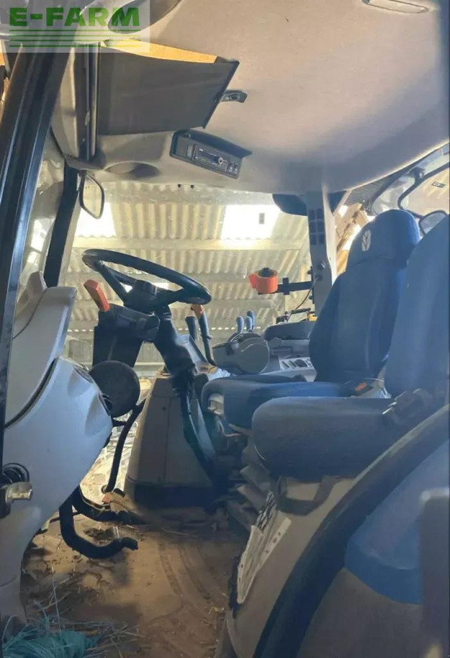 New Holland t6.125 electrocommand t4b - Tractor: foto 5 New Holland t6.125 electrocommand t4b - Tractor: foto 5