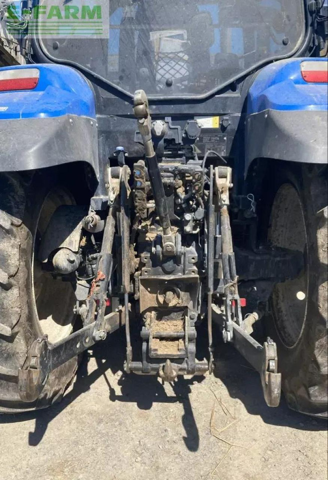 New Holland t6.125 electrocommand t4b - Tractor: foto 3 New Holland t6.125 electrocommand t4b - Tractor: foto 3
