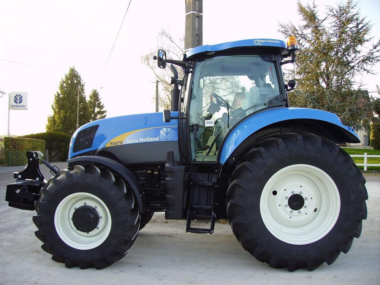 New Holland t6070 range & power command - Tractor: foto 1 New Holland t6070 range & power command - Tractor: foto 1