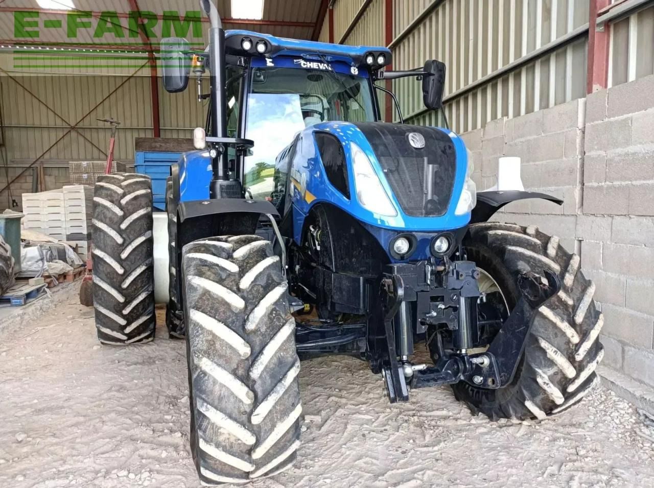 New Holland t7.230 - Tractor: foto 1 New Holland t7.230 - Tractor: foto 1