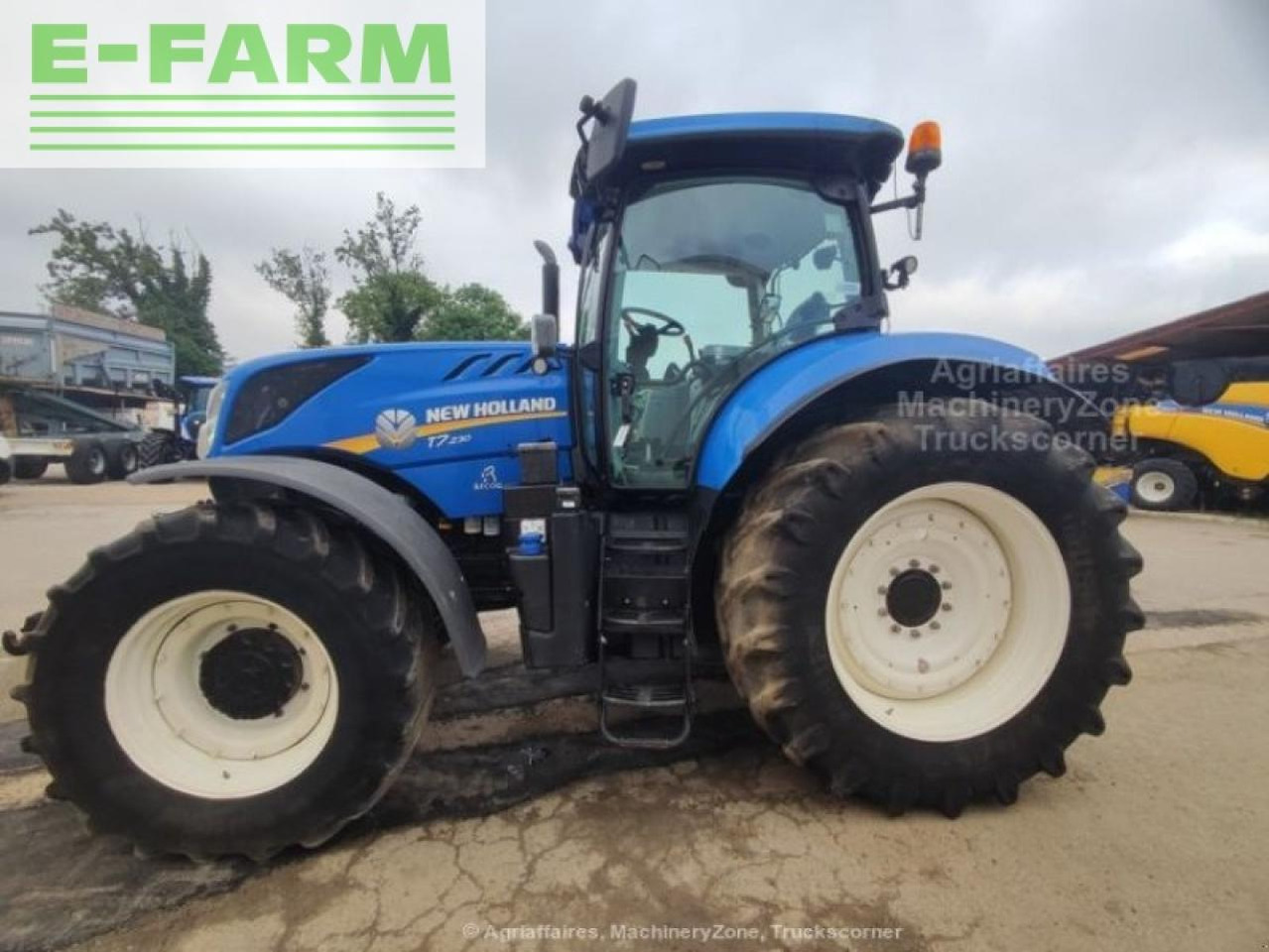 New Holland t7 230 - Tractor: foto 1 New Holland t7 230 - Tractor: foto 1