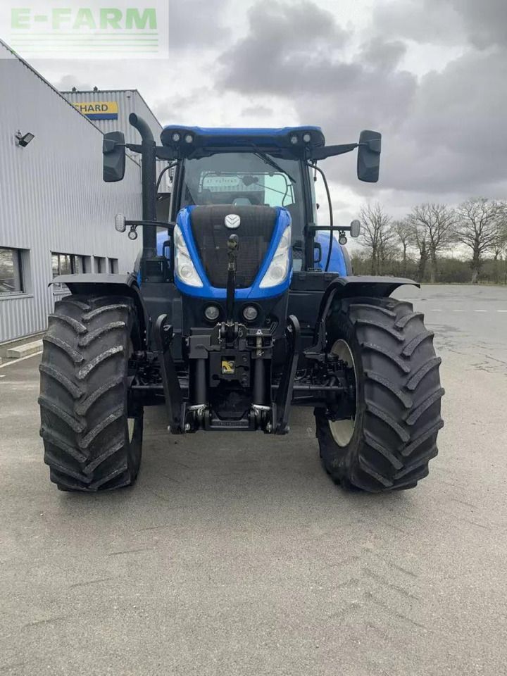 New Holland t7.230 pc s5 - Tractor: foto 2 New Holland t7.230 pc s5 - Tractor: foto 2