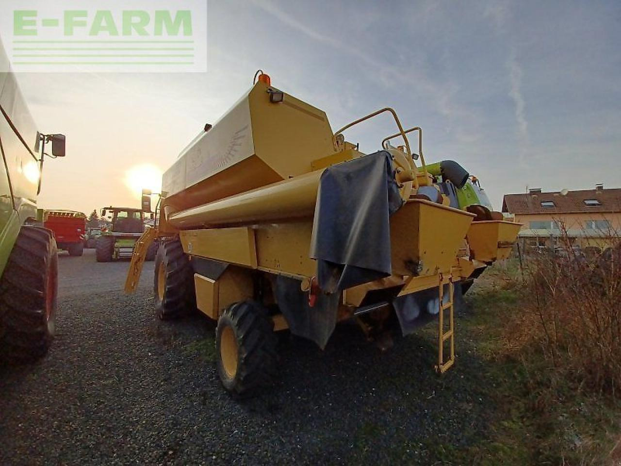 New Holland tf 78 - Cosechadora de granos: foto 4 New Holland tf 78 - Cosechadora de granos: foto 4