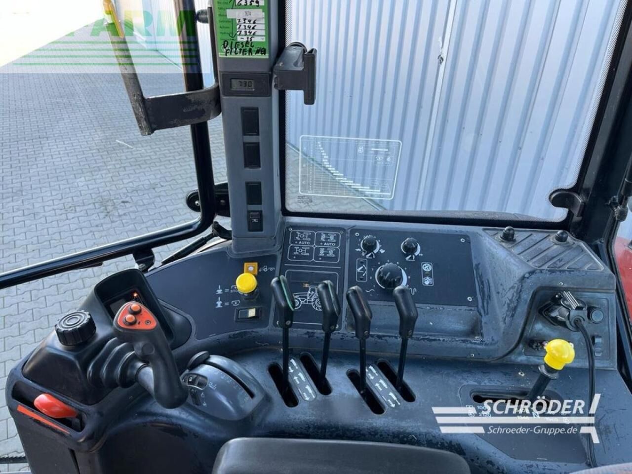 New Holland tm 135 - Tractor: foto 3 New Holland tm 135 - Tractor: foto 3
