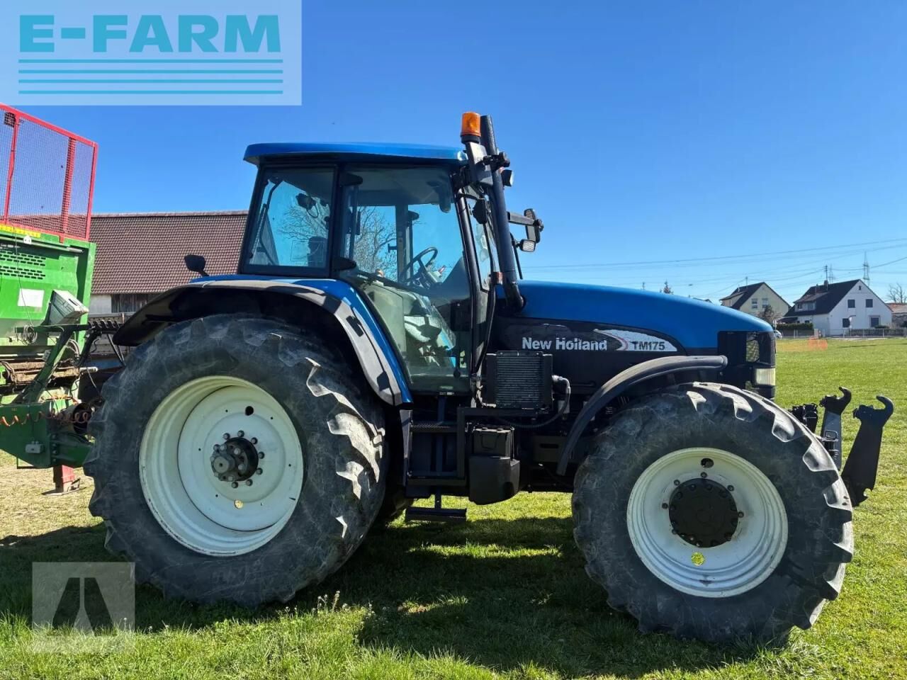 New Holland tm 175 - Tractor: foto 3 New Holland tm 175 - Tractor: foto 3