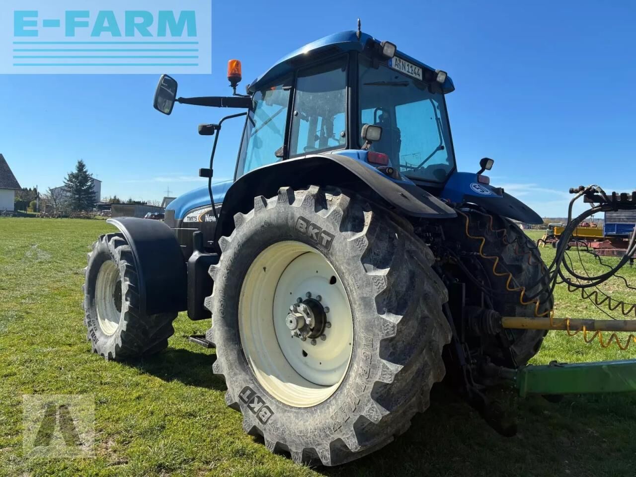 New Holland tm 175 - Tractor: foto 5 New Holland tm 175 - Tractor: foto 5