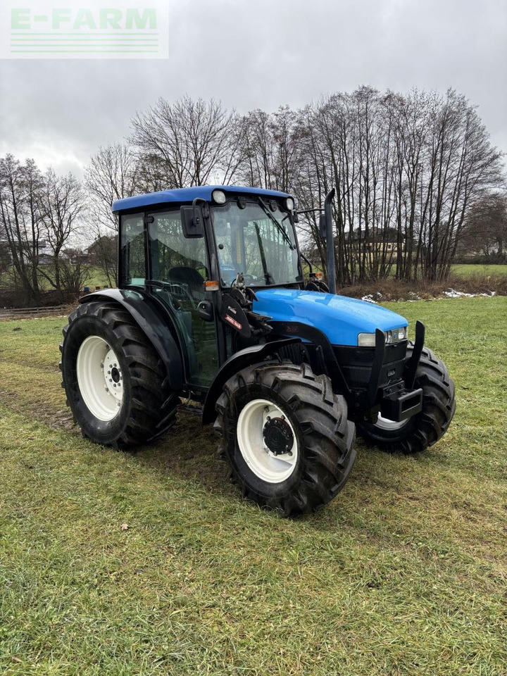 New Holland tn-d 70 D - Tractor: foto 1 New Holland tn-d 70 D - Tractor: foto 1
