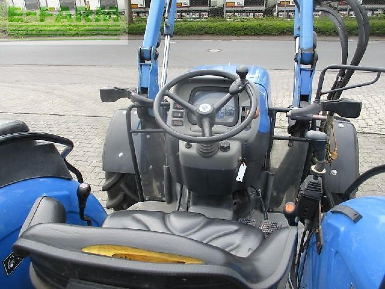 New Holland tn70 a niedrige bauhöhe - Tractor: foto 5 New Holland tn70 a niedrige bauhöhe - Tractor: foto 5