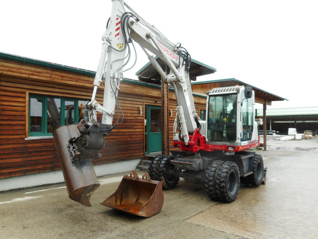 Takeuchi tb 175w mit powertilt + hydr. sw + 2 löffel - Miniexcavadora: foto 2 Takeuchi tb 175w mit powertilt + hydr. sw + 2 löffel - Miniexcavadora: foto 2