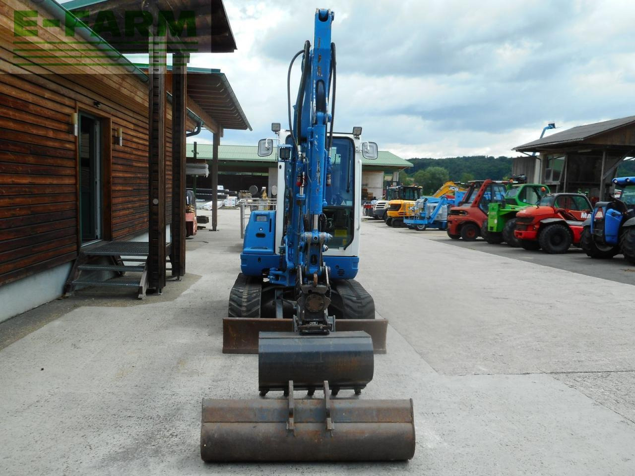 Takeuchi tb235 ( 3.605kg ) powertilt + hydr. sw - Excavadora de cadenas: foto 5 Takeuchi tb235 ( 3.605kg ) powertilt + hydr. sw - Excavadora de cadenas: foto 5