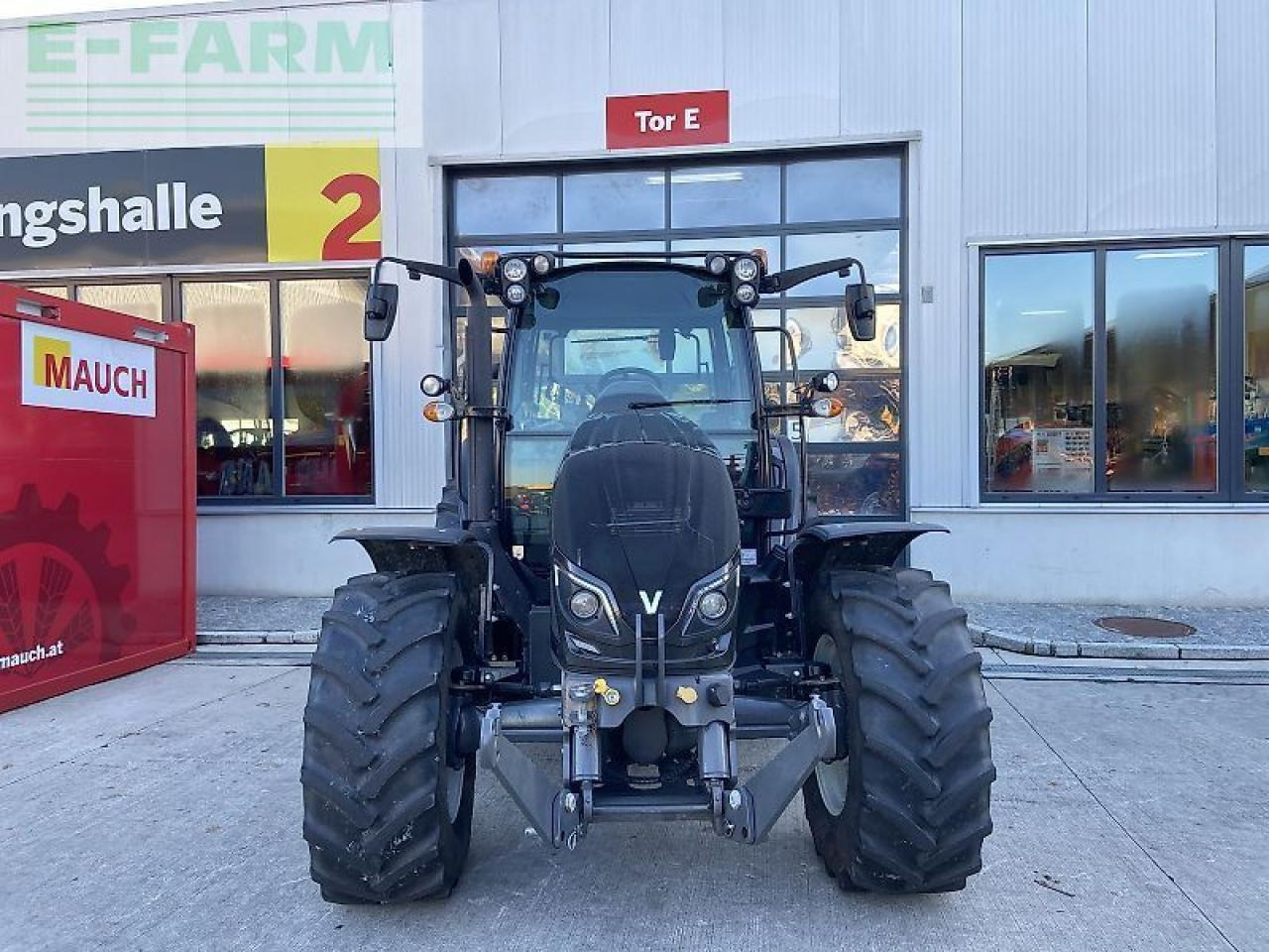 Valtra a 114 - Tractor: foto 2 Valtra a 114 - Tractor: foto 2