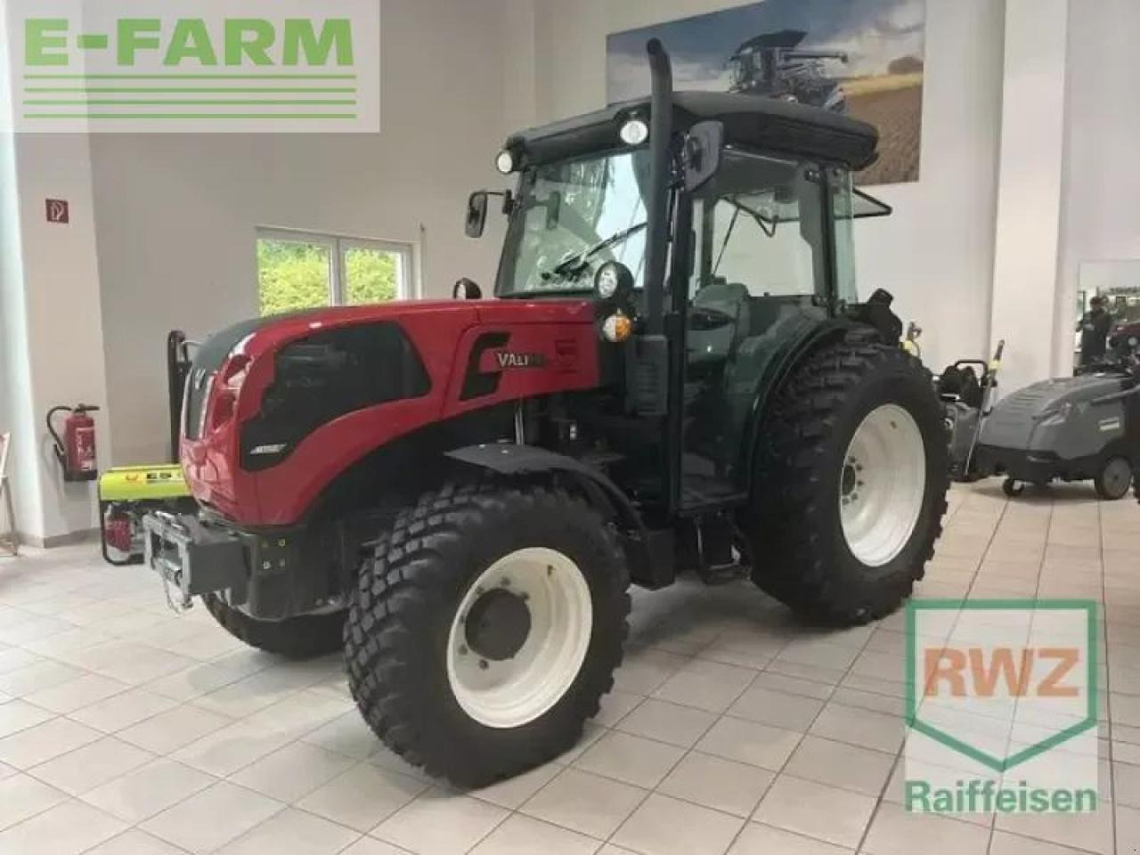 Valtra f105s 2d3 - Tractor: foto 2 Valtra f105s 2d3 - Tractor: foto 2