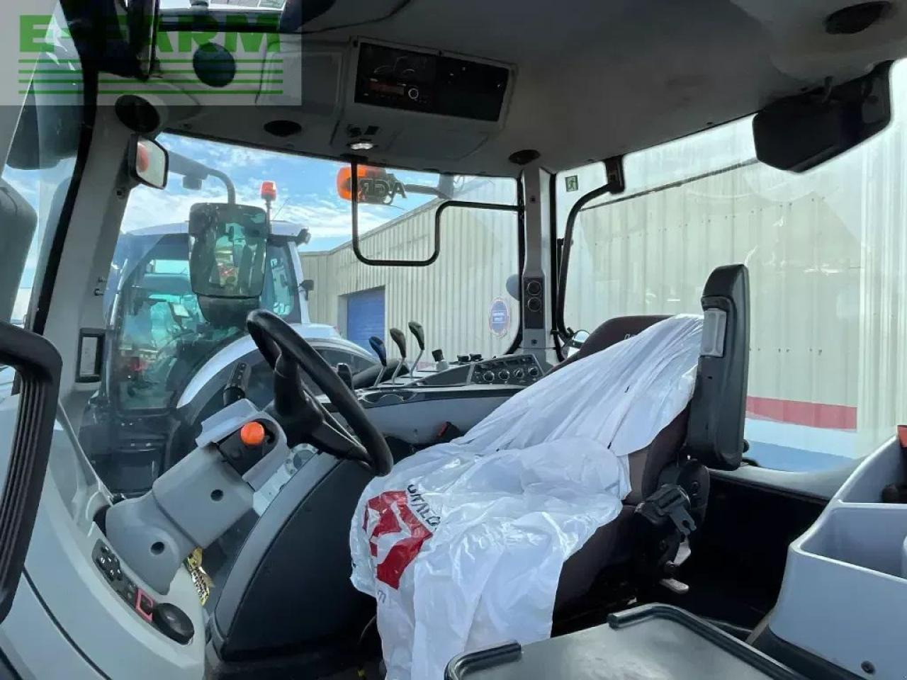 Valtra n134a - Tractor: foto 3 Valtra n134a - Tractor: foto 3