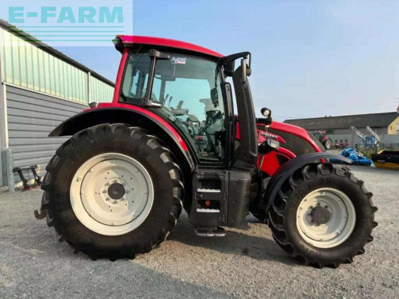 Valtra n135h - Tractor: foto 2 Valtra n135h - Tractor: foto 2