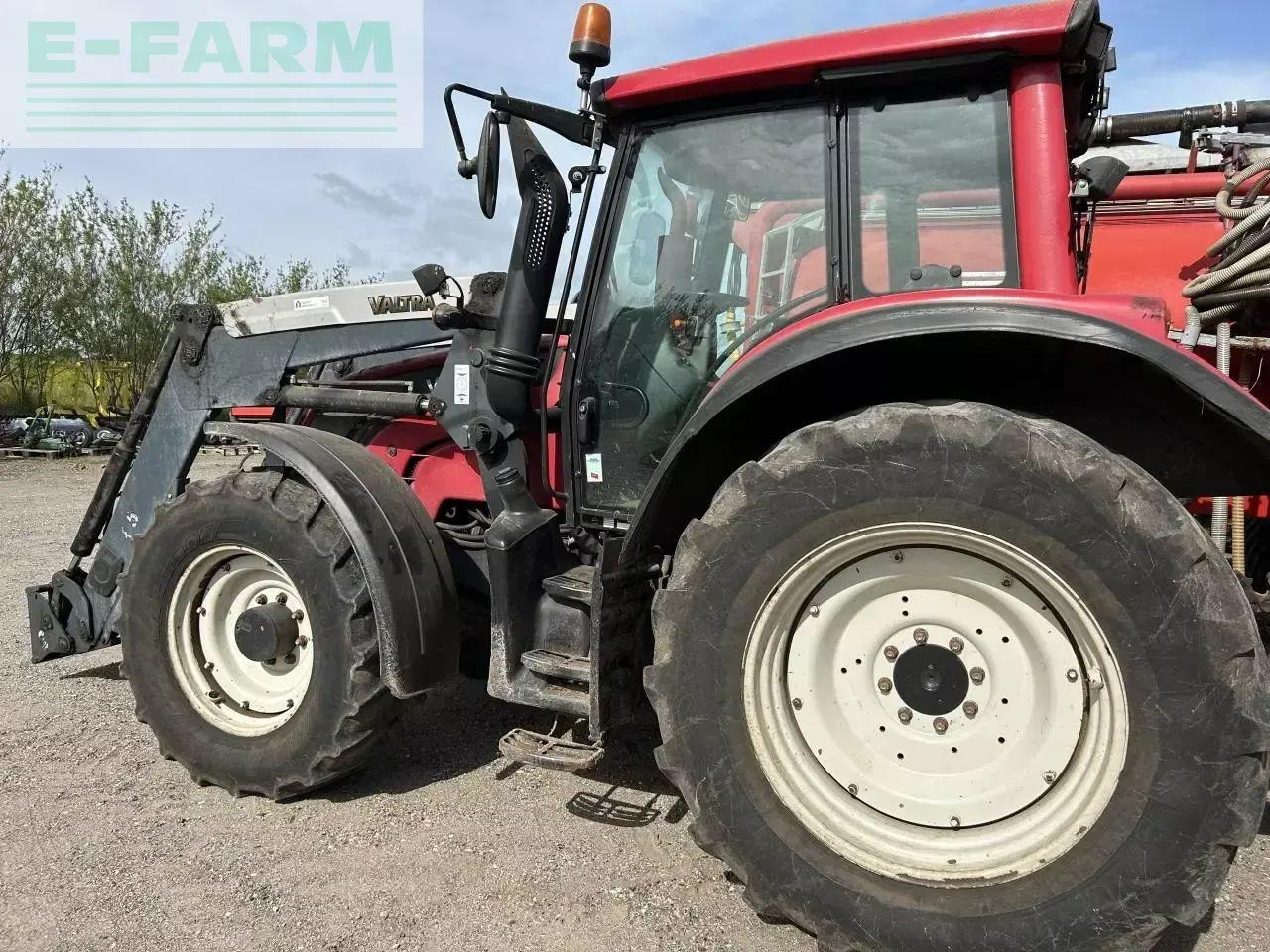 Valtra valtra n 143 - Tractor: foto 2 Valtra valtra n 143 - Tractor: foto 2
