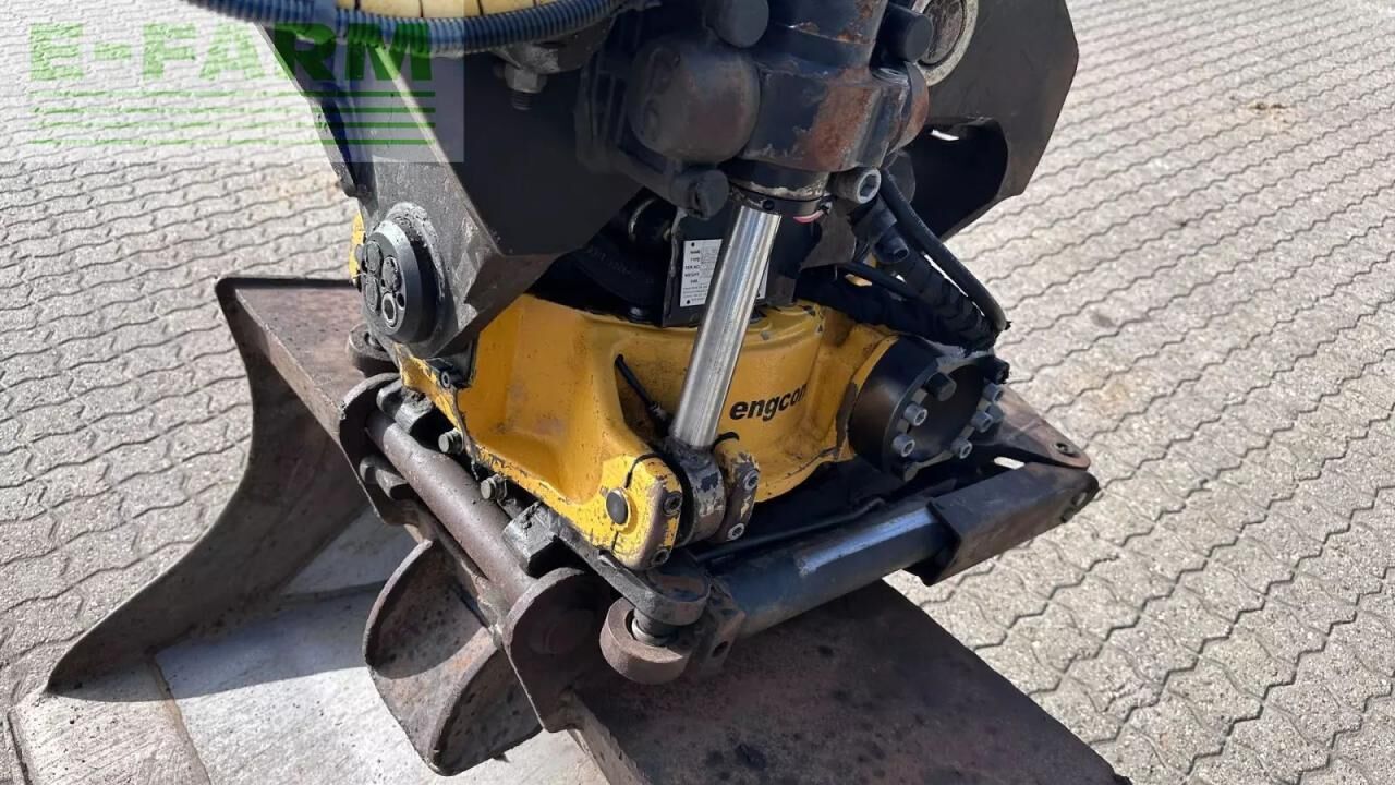 Yanmar sv100 - Excavadora de cadenas: foto 5 Yanmar sv100 - Excavadora de cadenas: foto 5