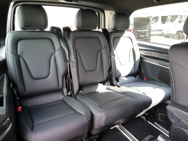 MERCEDES-BENZ EQV 300 Avantgarde Line,lang,7Sitze,2xKlima,LED - Minibús, Autobús eléctrico: foto 3 MERCEDES-BENZ EQV 300 Avantgarde Line,lang,7Sitze,2xKlima,LED - Minibús, Autobús eléctrico: foto 3