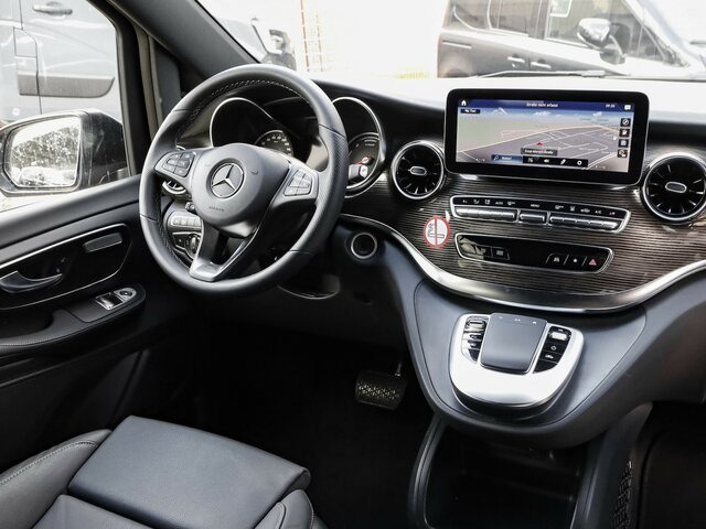 MERCEDES-BENZ EQV 300 Extralang,Avantgarde,8Sitze,2xelektr.Tür - Furgoneta de pasajeros, Furgoneta eléctrica: foto 5 MERCEDES-BENZ EQV 300 Extralang,Avantgarde,8Sitze,2xelektr.Tür - Furgoneta de pasajeros, Furgoneta eléctrica: foto 5
