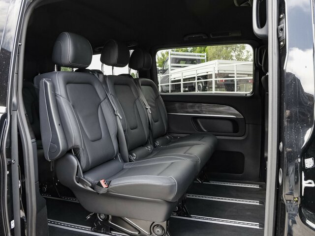 MERCEDES-BENZ EQV 300 Extralang,Avantgarde,8Sitze,2xelektr.Tür - Furgoneta de pasajeros, Furgoneta eléctrica: foto 3 MERCEDES-BENZ EQV 300 Extralang,Avantgarde,8Sitze,2xelektr.Tür - Furgoneta de pasajeros, Furgoneta eléctrica: foto 3