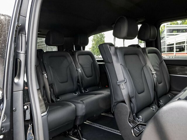 MERCEDES-BENZ EQV 300 Extralang,Avantgarde,8Sitze,2xelektr.Tür - Furgoneta de pasajeros, Furgoneta eléctrica: foto 4 MERCEDES-BENZ EQV 300 Extralang,Avantgarde,8Sitze,2xelektr.Tür - Furgoneta de pasajeros, Furgoneta eléctrica: foto 4