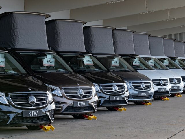MERCEDES-BENZ EQV 300 Extralang,Rollstulrampe,2xel.Schiebetür - Furgoneta de pasajeros, Furgoneta eléctrica: foto 3 MERCEDES-BENZ EQV 300 Extralang,Rollstulrampe,2xel.Schiebetür - Furgoneta de pasajeros, Furgoneta eléctrica: foto 3