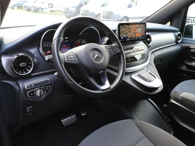 MERCEDES-BENZ EQV 300 lang,7Sitze,2xSchiebetür,LED,Distronic... - Minibús, Autobús eléctrico: foto 5 MERCEDES-BENZ EQV 300 lang,7Sitze,2xSchiebetür,LED,Distronic... - Minibús, Autobús eléctrico: foto 5