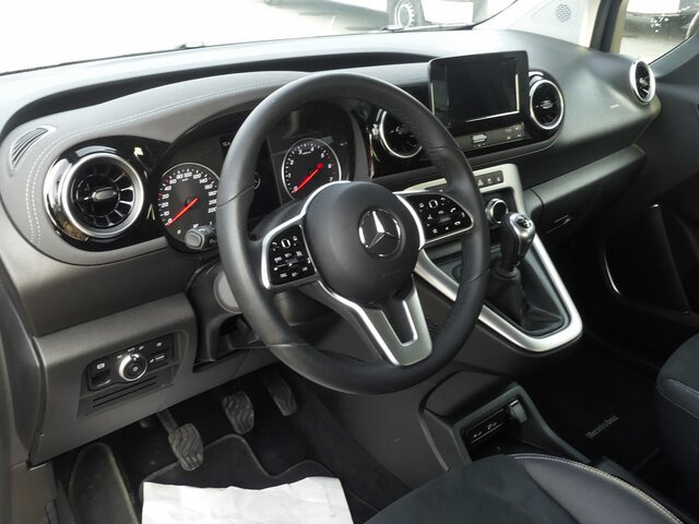 MERCEDES-BENZ T 180 Power Plus,MBUX,LED,Navi,Kamera,Tempomat - Furgoneta de pasajeros: foto 4 MERCEDES-BENZ T 180 Power Plus,MBUX,LED,Navi,Kamera,Tempomat - Furgoneta de pasajeros: foto 4