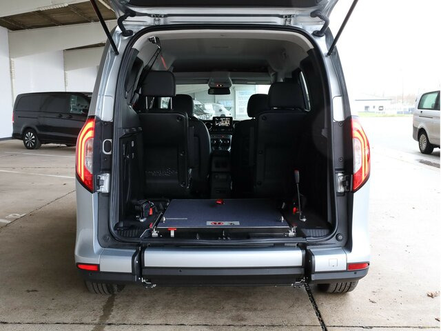 MERCEDES-BENZ T 180 Progressive,AMF Rollstuhlrampe,Navi,LED... - Furgoneta de pasajeros: foto 2 MERCEDES-BENZ T 180 Progressive,AMF Rollstuhlrampe,Navi,LED... - Furgoneta de pasajeros: foto 2