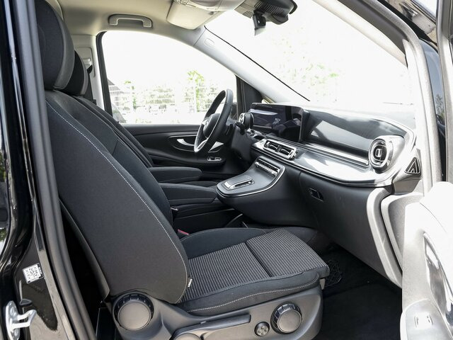 MERCEDES-BENZ V 220 d STYLE kompakt,6Sitzer,Distronic,AHK... - Minibús, Furgoneta de pasajeros: foto 4 MERCEDES-BENZ V 220 d STYLE kompakt,6Sitzer,Distronic,AHK... - Minibús, Furgoneta de pasajeros: foto 4