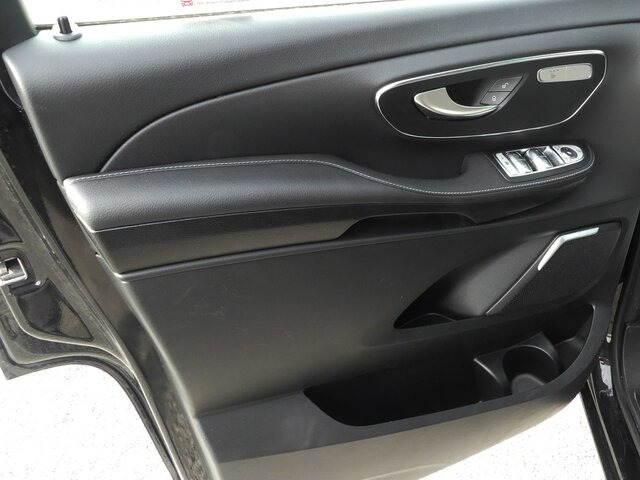 Minibús, Furgoneta de pasajeros MERCEDES-BENZ V 300 Avantgarde Extralang,2xSchiebetür el.,AHK: foto 7