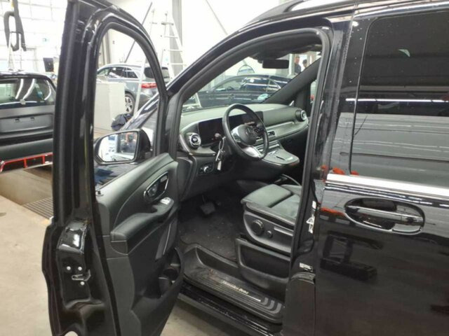 MERCEDES-BENZ V 300 Avantgarde Extralang,2xSchiebetür elektr.... - Furgoneta de pasajeros: foto 2 MERCEDES-BENZ V 300 Avantgarde Extralang,2xSchiebetür elektr.... - Furgoneta de pasajeros: foto 2