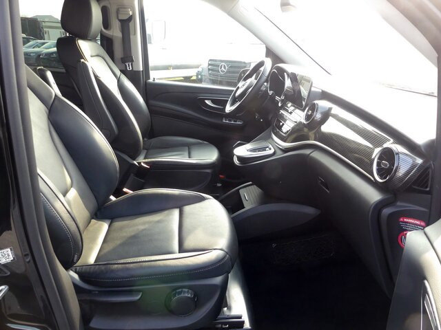 MERCEDES-BENZ V 300 Edition Extralang,2xSchiebetür el.,8Sitzer - Minibús, Furgoneta de pasajeros: foto 3 MERCEDES-BENZ V 300 Edition Extralang,2xSchiebetür el.,8Sitzer - Minibús, Furgoneta de pasajeros: foto 3