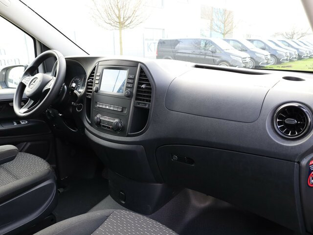 MERCEDES-BENZ Vito 114 TourerPro,lang,Automatik,8Sitze,Kamera... - Furgoneta de pasajeros: foto 4 MERCEDES-BENZ Vito 114 TourerPro,lang,Automatik,8Sitze,Kamera... - Furgoneta de pasajeros: foto 4