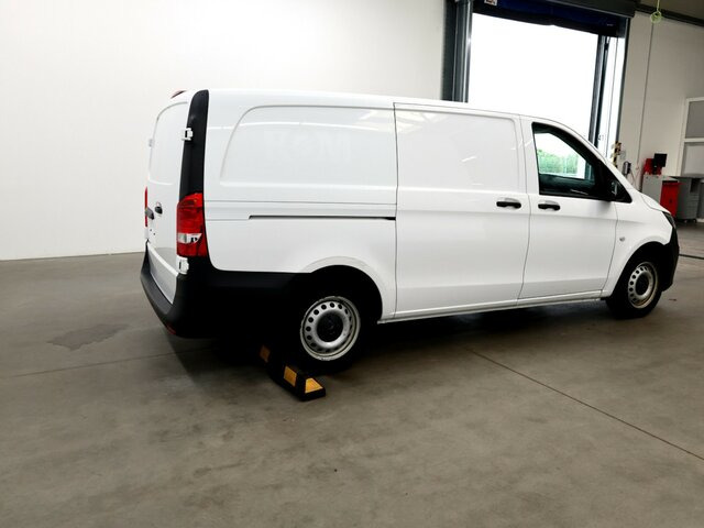 Furgoneta pequeña MERCEDES-BENZ Vito114CDI KA lang ,Klima,Sortimo Regalsystem...: foto 11 Furgoneta pequeña MERCEDES-BENZ Vito114CDI KA lang ,Klima,Sortimo Regalsystem...: foto 11