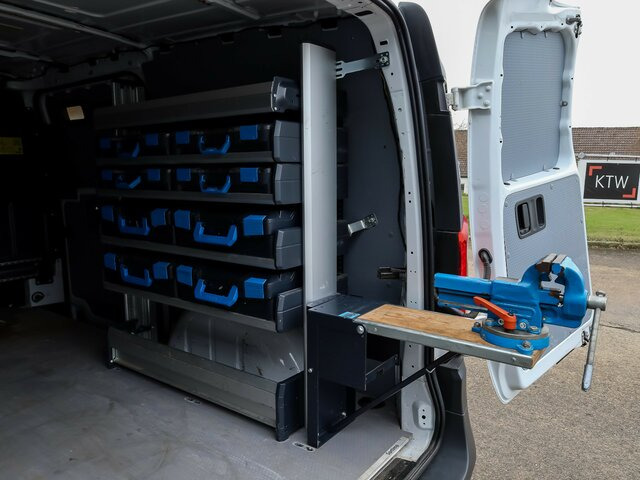 MERCEDES-BENZ Vito114CDI KA lang ,Klima,Sortimo Regalsystem... - Furgoneta pequeña: foto 2 MERCEDES-BENZ Vito114CDI KA lang ,Klima,Sortimo Regalsystem... - Furgoneta pequeña: foto 2