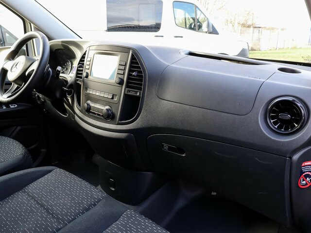 MERCEDES-BENZ eVito 111 KA,lang,3 Sitzer,Klima,Kamera... - Furgoneta pequeña, Furgoneta eléctrica: foto 4 MERCEDES-BENZ eVito 111 KA,lang,3 Sitzer,Klima,Kamera... - Furgoneta pequeña, Furgoneta eléctrica: foto 4