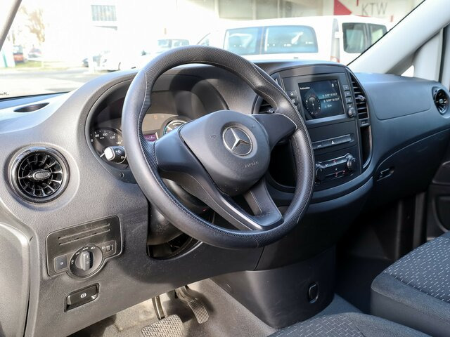 MERCEDES-BENZ eVito 111 KA,lang,3 Sitzer,Klima,Kamera... - Furgoneta pequeña, Furgoneta eléctrica: foto 5 MERCEDES-BENZ eVito 111 KA,lang,3 Sitzer,Klima,Kamera... - Furgoneta pequeña, Furgoneta eléctrica: foto 5