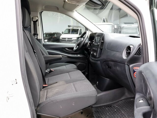 MERCEDES-BENZ eVito 111 KA,lang,Rückfahrkamera,Klima... - Furgoneta pequeña, Furgoneta eléctrica: foto 3 MERCEDES-BENZ eVito 111 KA,lang,Rückfahrkamera,Klima... - Furgoneta pequeña, Furgoneta eléctrica: foto 3