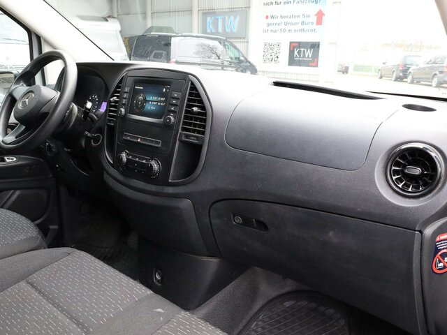 MERCEDES-BENZ eVito 111 KA,lang,Rückfahrkamera,Klima... - Furgoneta pequeña, Furgoneta eléctrica: foto 4 MERCEDES-BENZ eVito 111 KA,lang,Rückfahrkamera,Klima... - Furgoneta pequeña, Furgoneta eléctrica: foto 4