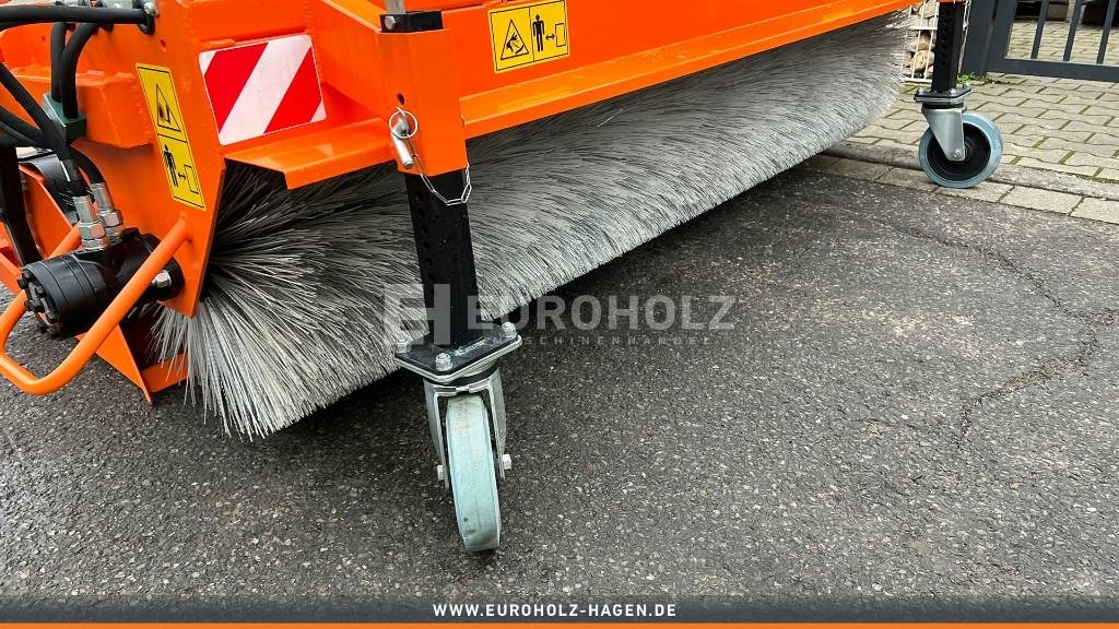Barredora cucharón para Vehículo municipal nuevo Kehrmaschine ZM2000 Stapleraufnahme: foto 9 Barredora cucharón para Vehículo municipal nuevo Kehrmaschine ZM2000 Stapleraufnahme: foto 9