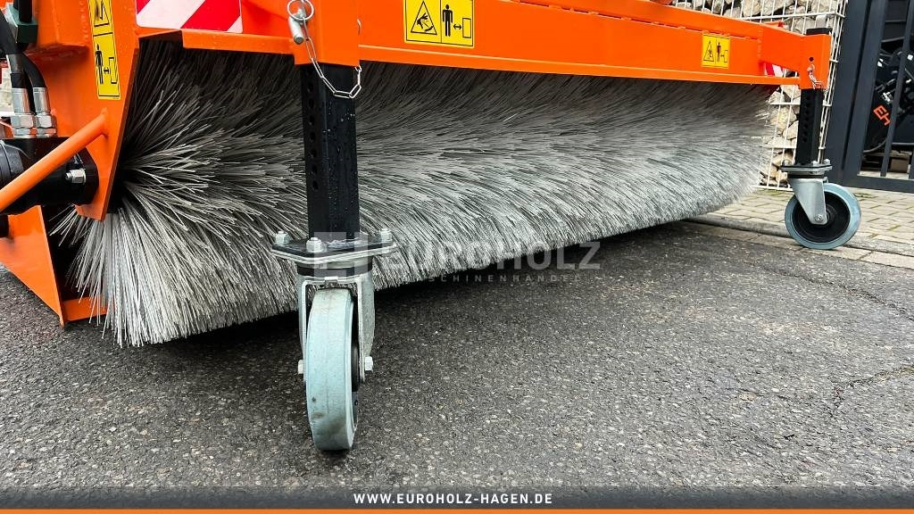 Barredora cucharón para Vehículo municipal nuevo Kehrmaschine ZM2000 Stapleraufnahme: foto 11 Barredora cucharón para Vehículo municipal nuevo Kehrmaschine ZM2000 Stapleraufnahme: foto 11