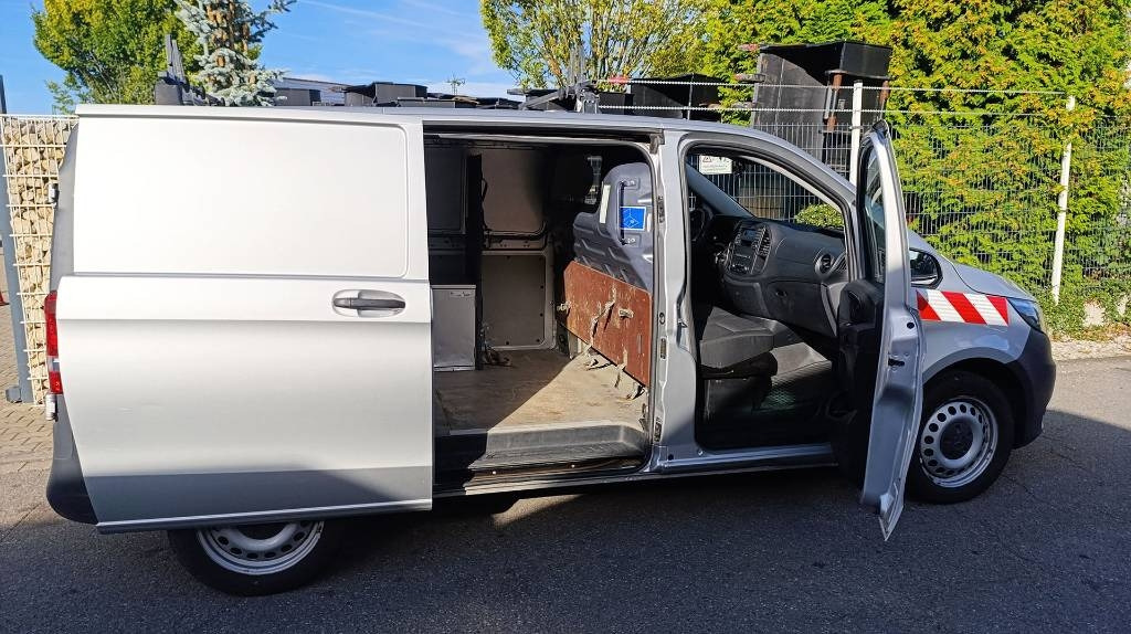 Mercedes-Benz Vito 114 CDI Allrad-Werkstattschränke-Standheizung - Furgoneta: foto 1 Mercedes-Benz Vito 114 CDI Allrad-Werkstattschränke-Standheizung - Furgoneta: foto 1