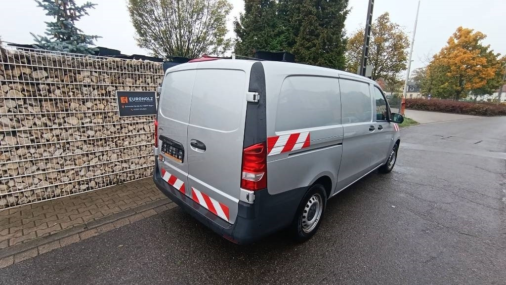 Mercedes-Benz Vito 114 CDI Werkstattschränke, Standheizung, PDC  - Furgoneta: foto 5 Mercedes-Benz Vito 114 CDI Werkstattschränke, Standheizung, PDC  - Furgoneta: foto 5
