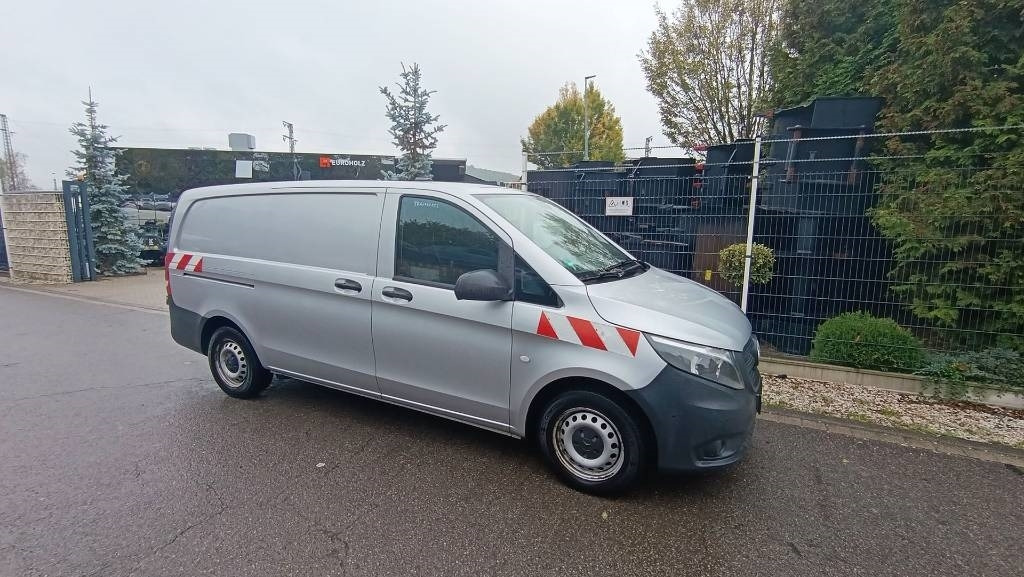 Mercedes-Benz Vito 114 CDI Werkstattschränke, Standheizung, PDC  - Furgoneta: foto 3 Mercedes-Benz Vito 114 CDI Werkstattschränke, Standheizung, PDC  - Furgoneta: foto 3