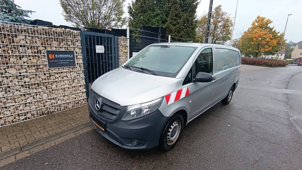 Mercedes-Benz Vito 114 CDI Werkstattschränke, Standheizung, PDC  - Furgoneta: foto 1 Mercedes-Benz Vito 114 CDI Werkstattschränke, Standheizung, PDC  - Furgoneta: foto 1